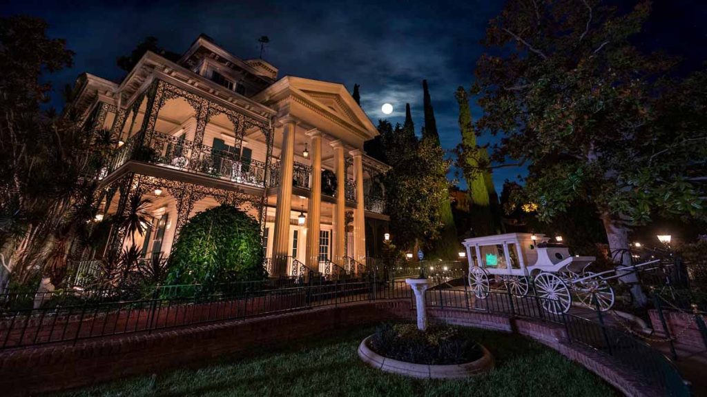 Estados Unidos celebra la temporada de miedo con experiencias que van de mansiones encantadas de Disney a prisiones góticas históricas