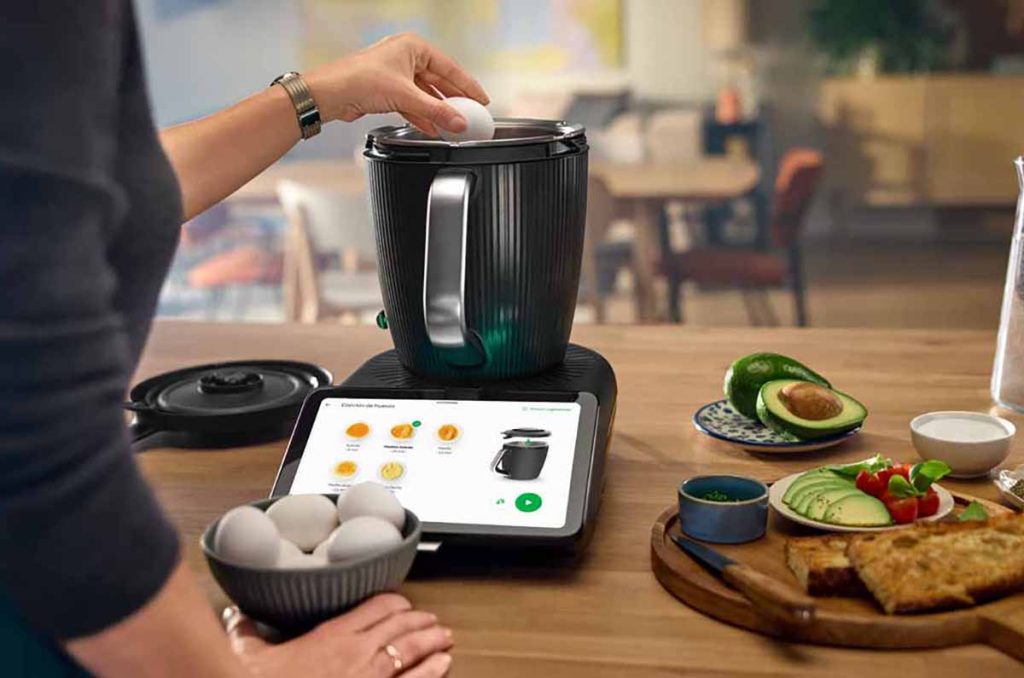 Thermomix TM7 llega a México. Su diseño vanguardista y funciones inteligentes prometen transformar la cocina en una experiencia más intuitiva.