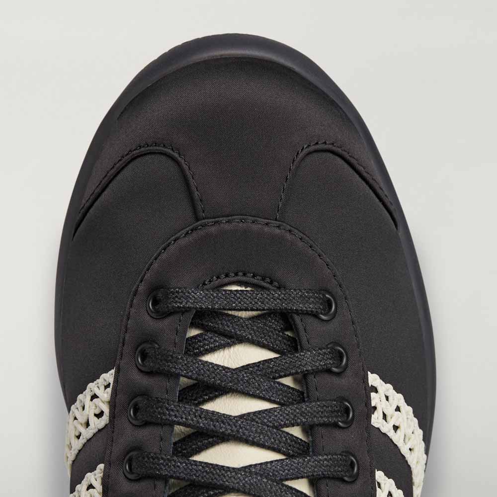 Adidas y Wales Bonner presentan su colección Otoño/Invierno 2025. Fusiona el legado deportivo con la sastrería elegante.