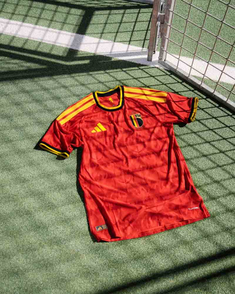 Adidas presentó 22 uniformes titulares para el Mundial 2026. Los diseños combinan patrones inspirados en la historia y cultura de cada nación.