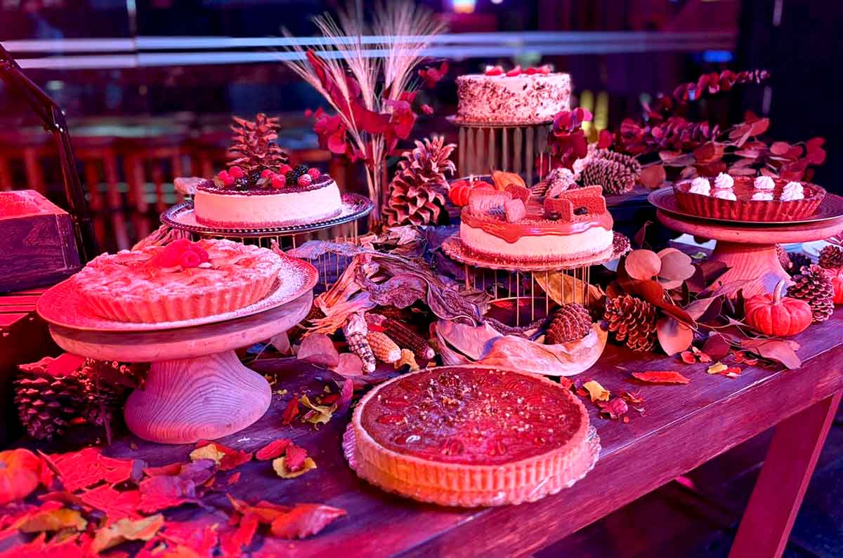 Alboa celebra el Día de Acción de Gracias: con pavo, postres y alitas