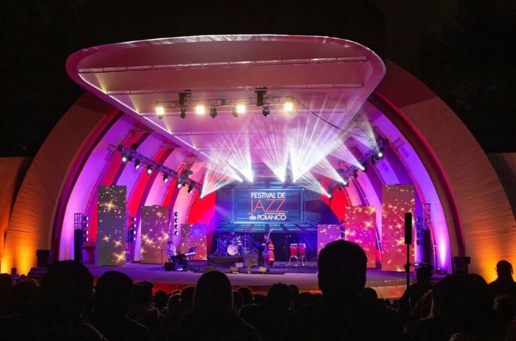 Escenario del Teatro Ángela Aguilar