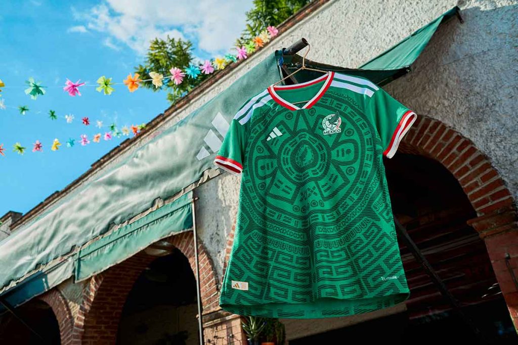 Adidas lanza la camisa oficial de Selección Nacional. Es la de local, en verde y con diseño retro muy parecida a la de Francia 1998
