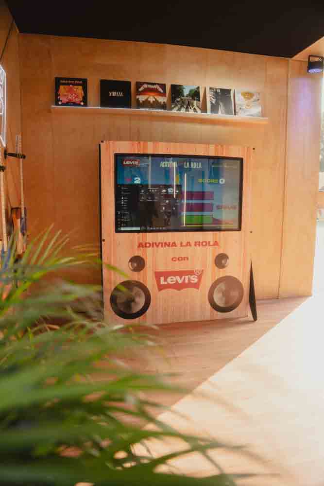 Levis festeja su 10 aniversario como patrocinador oficial del Corona Capital con un hospitality, moda exclusiva y experiencias inmersivas.