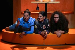 La obra de teatro que retrata con humor negro el poder de la mujer en el narco