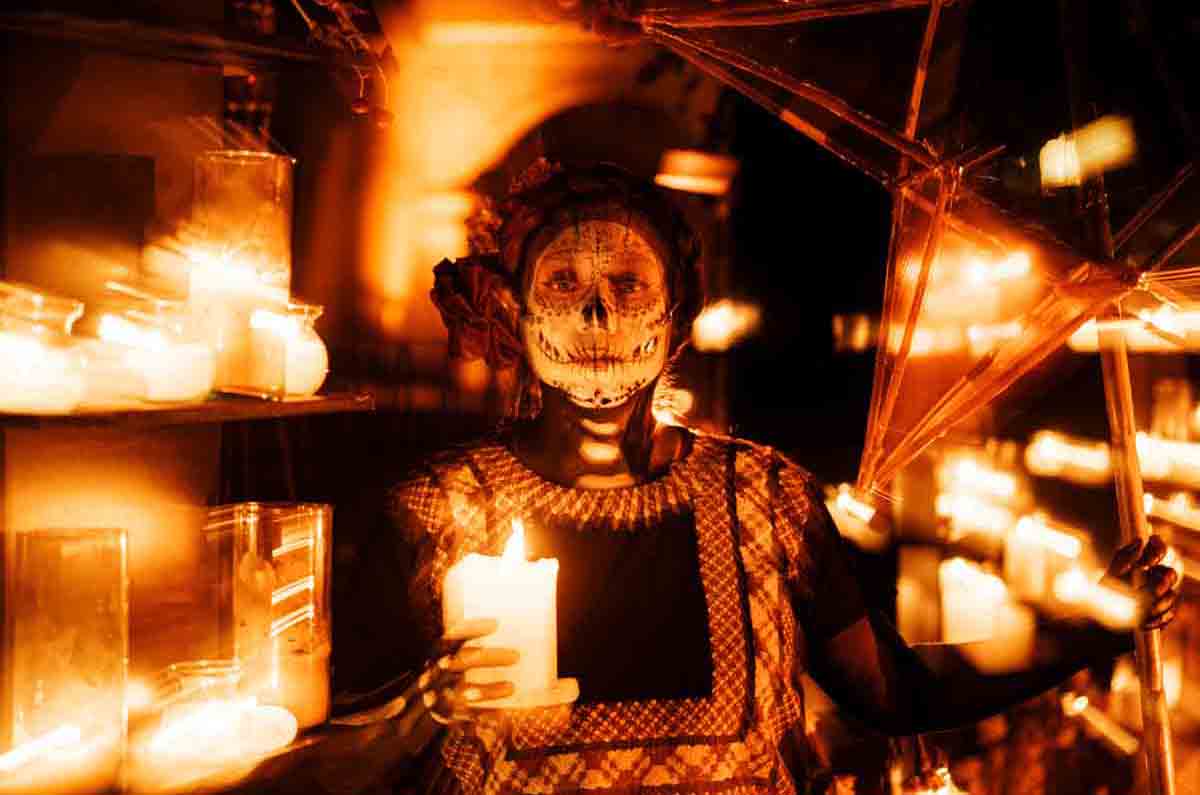 Mezcal, misticismo y música: la Ofrenda Montelobos con DJs internacionales