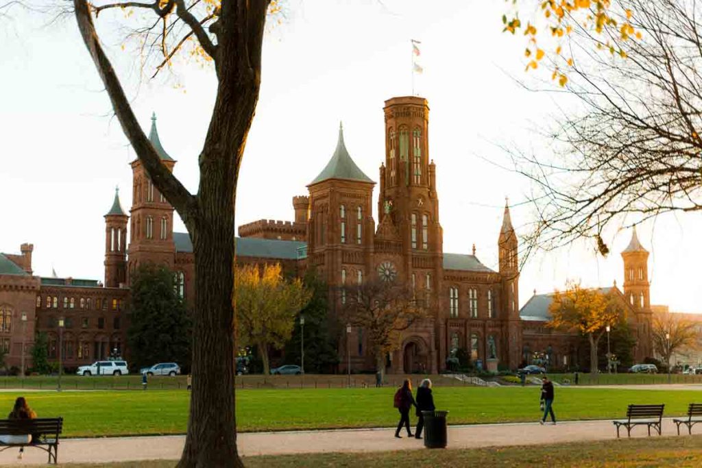 D.C. es un museo vivo de arquitectura, donde el Partenón se encuentra con el brutalismo. Un recorrido por los 12 edificios más icónicos