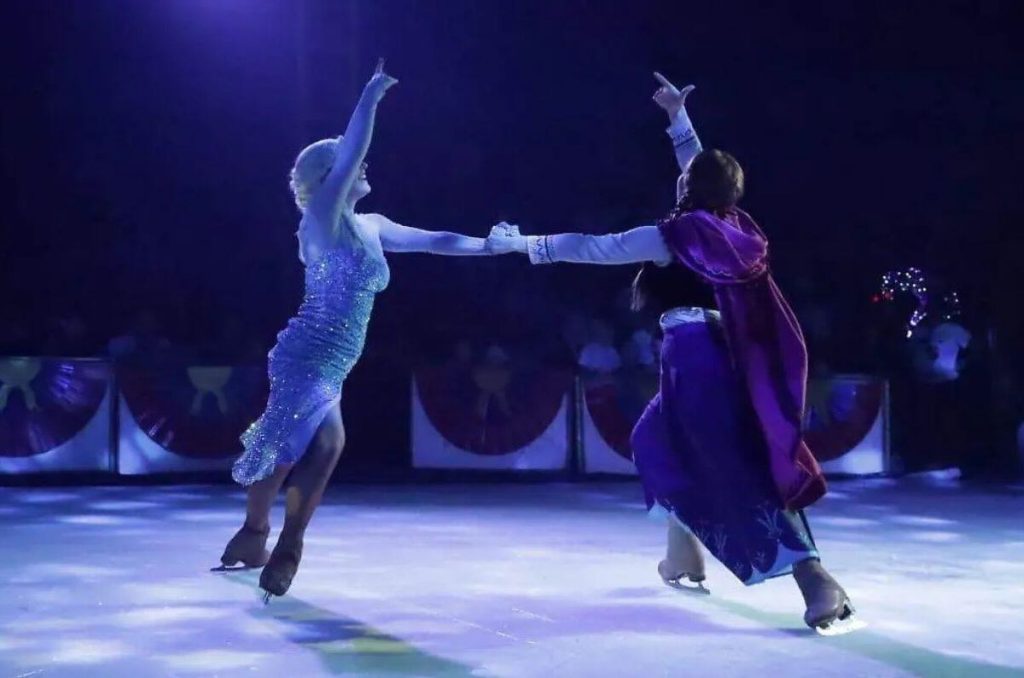 Anna y Elsa sobre hielo