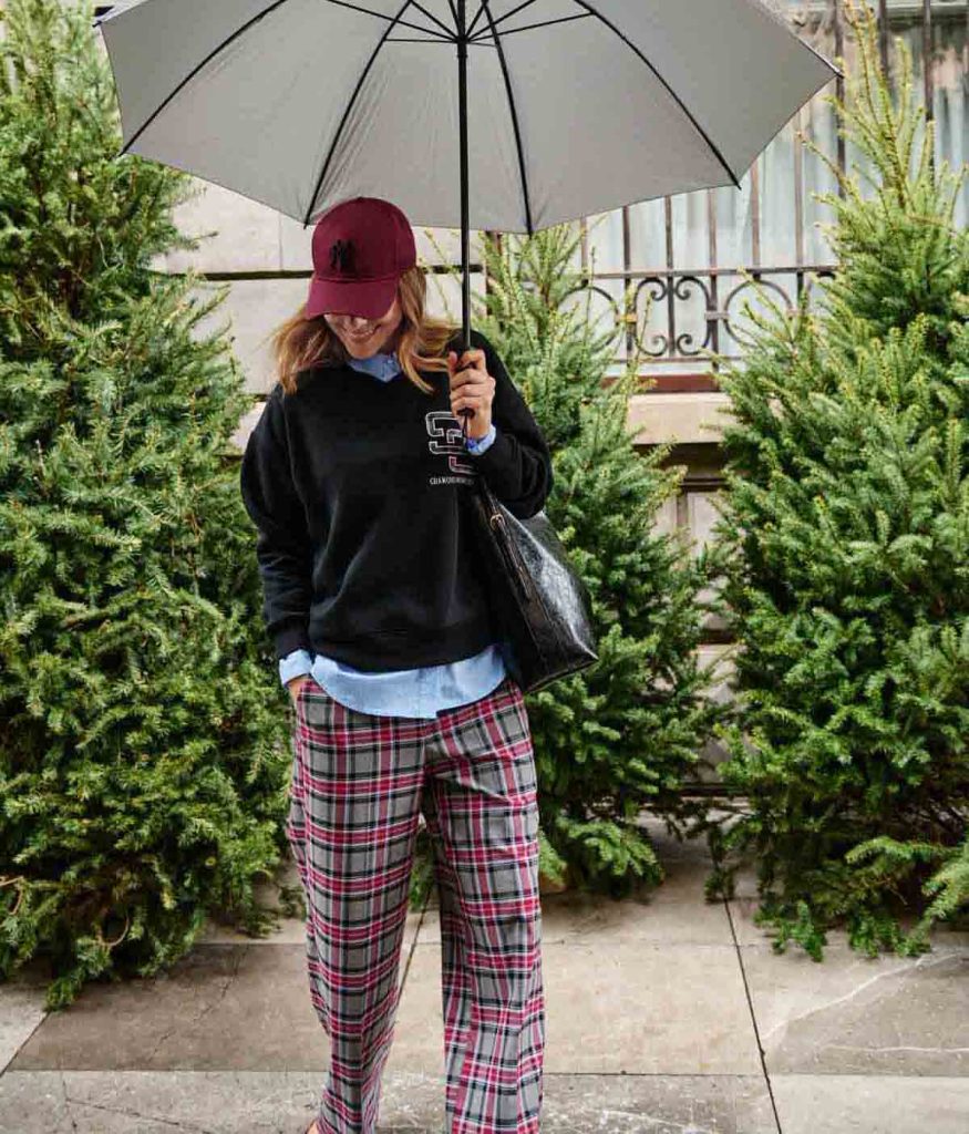 Descubre la propuesta de C&A para diciembre con prendas versátiles y tonos vino ideales para regalar o usar en tus posadas.