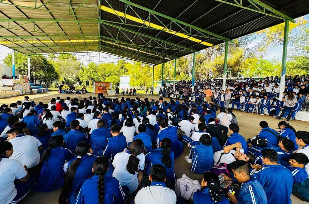 Puentes, vacaciones y días feriados: así queda el calendario de la SEP 2026