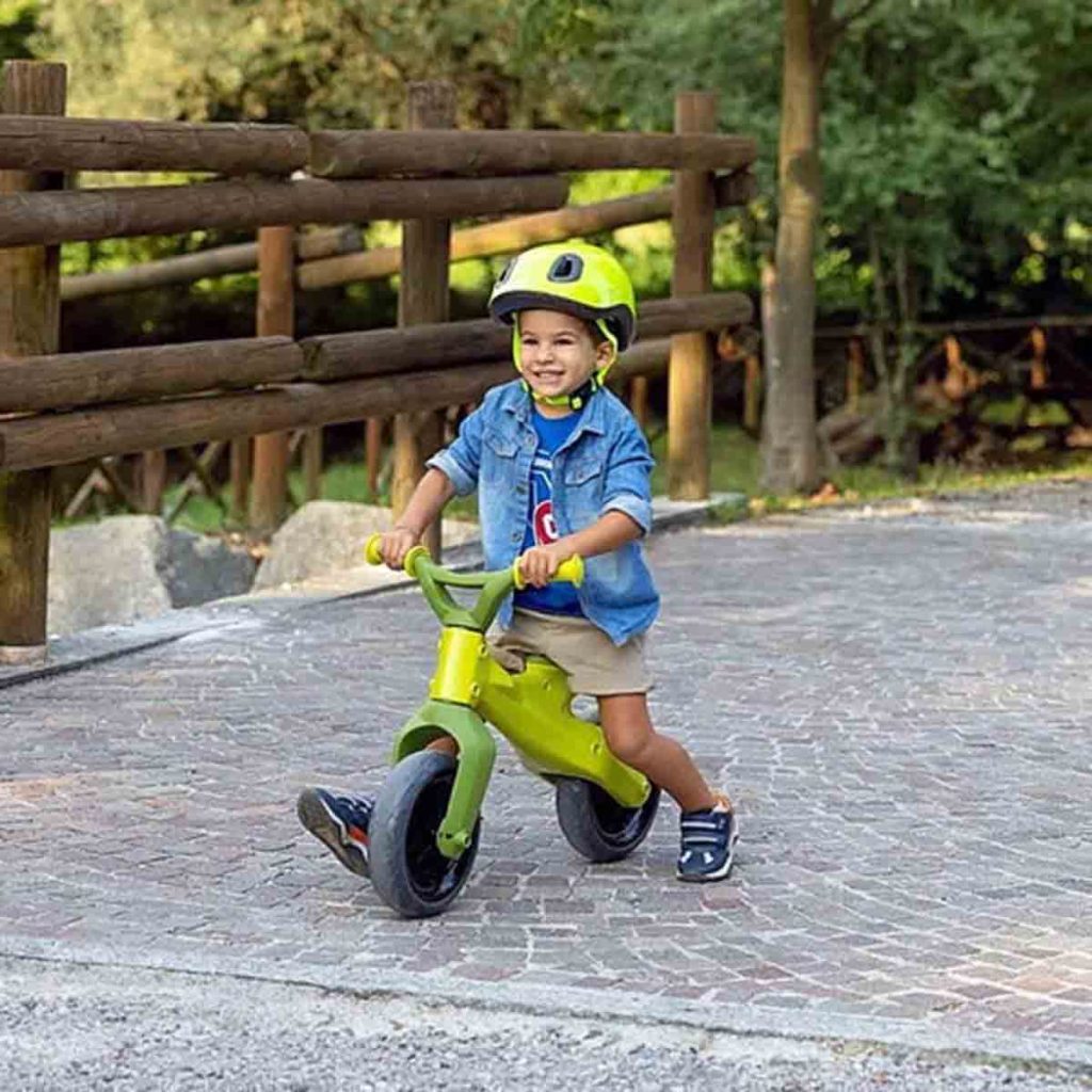 Una guía de Chicco para elegir juguetes que no solo divierten, sino que impulsan el desarrollo motor y social de los niños en cada etapa.