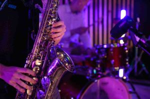 Christmas Jazz Night + cena italiana con vino en Aüguri