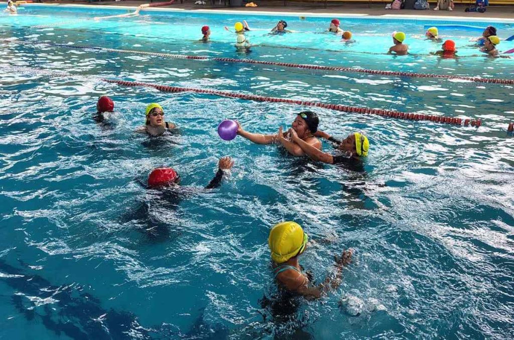 Clases gratis de natación en Utopías de CDMX