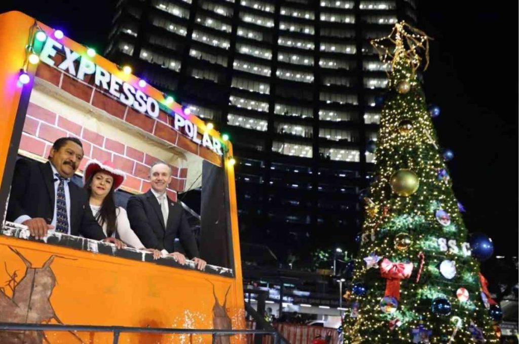 Así se vivió el Encendido del Árbol de Navidad en la Glorieta de Insurgentes CDMX