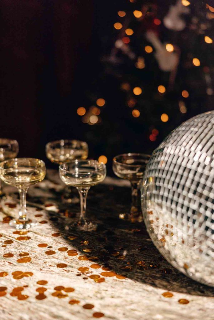 Hard Rock Cancún y Los Cabos anuncian sus agendas de fin de año con experiencias temáticas, cenas, música en vivo y vinilos de colección.