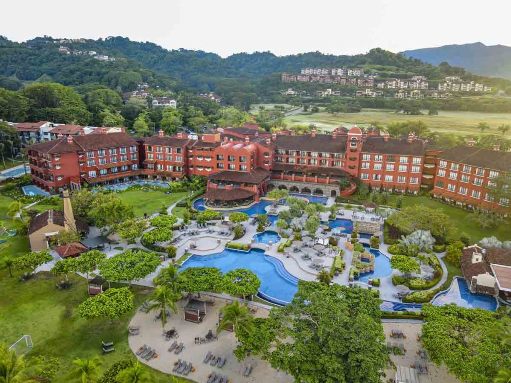 Descubre los nuevos hoteles de Marriott para 2026. Lujo en Costa Mujeres, bienestar en Vallarta y naturaleza en Costa Rica.