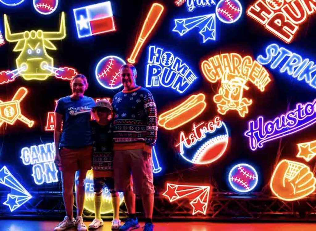 Descubre cómo Houston se transforma en un paraíso invernal con festivales de luces, tradiciones como el Ballet y restaurantes Michelin.