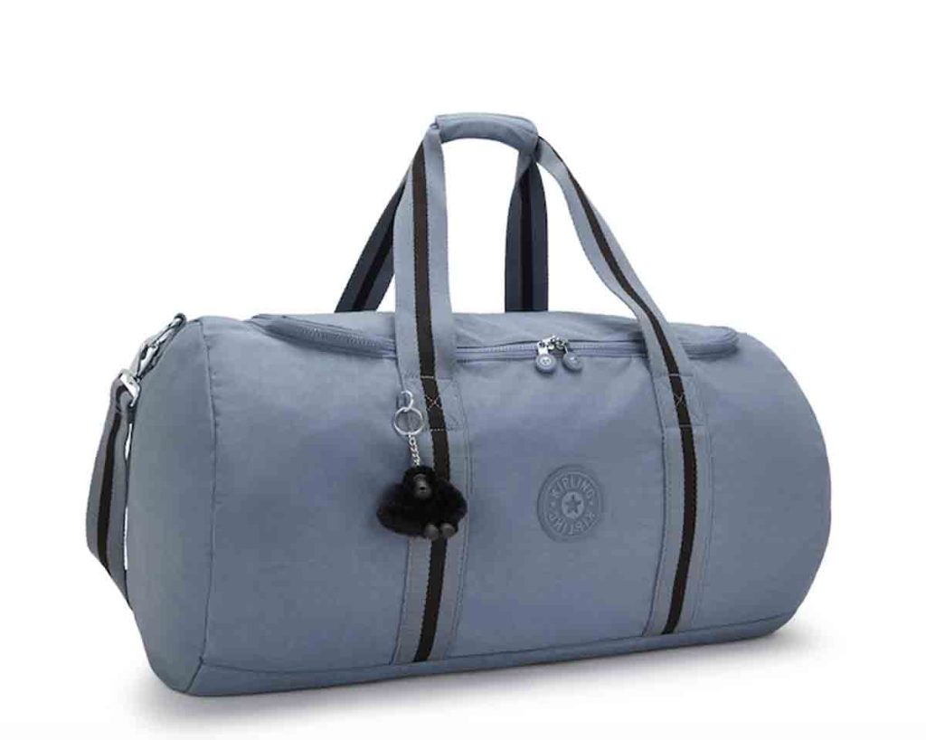 Kipling celebra la colección Otoño–Invierno 2025. Presenta equipaje inteligente, mochilas crossbody y Monkeys personalizados.