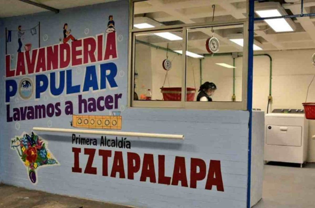 Así funcionan las lavanderías populares de CDMX donde lavar cuesta solo $1