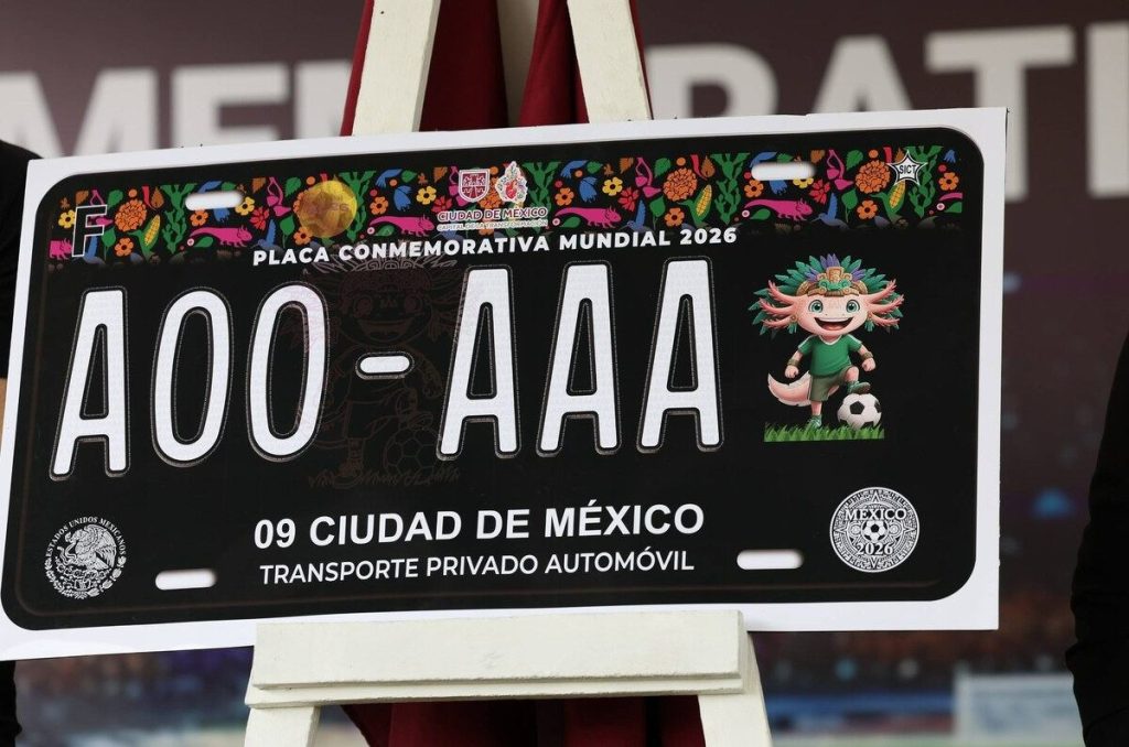 Gobierno de CDMX presenta placa conmemorativa de Mundial 2026
