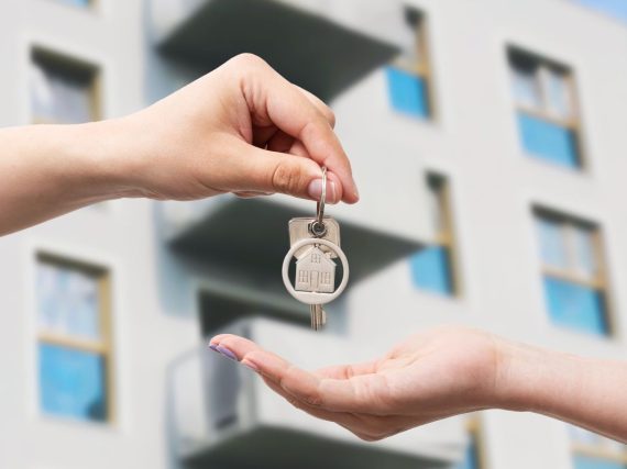 Si ganas menos de $17,000, así puedes sacar una casa con la CONAVI