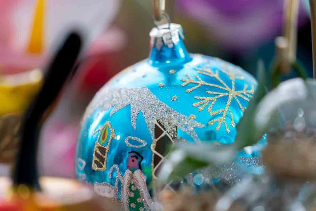 Tlalpujahua celebra su Feria de la Esfera hasta el 17 de dic, ofreciendo a los visitantes un escenario de tradición navideña en Michoacán.