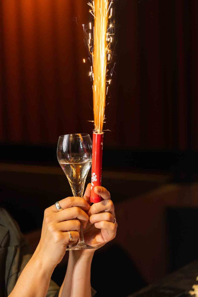 Despide el año con un menú de cinco tiempos y música en vivo. La opción perfecta para quienes buscan sabores asiáticos y fiesta