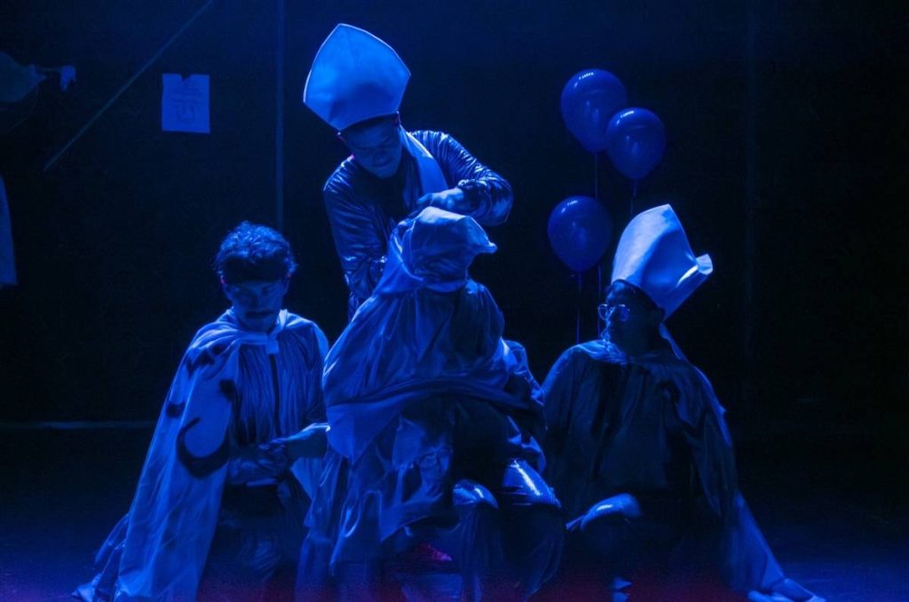 "Bajo esta piedra hundirás tu iglesia", una denuncia llevada a escena por Teatro UNAM