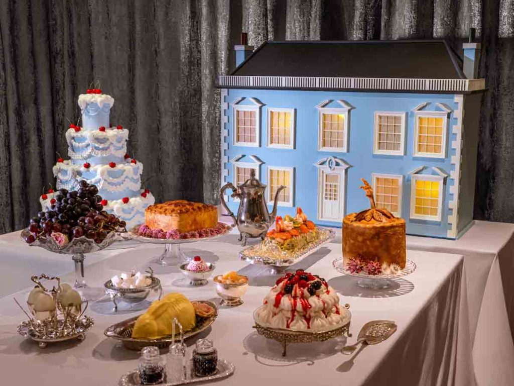 AirBnB lanza una estancia inspirada en la nueva película de Emerald Fennell, permitiendo a los huéspedes dormir en el dormitorio de Cathy