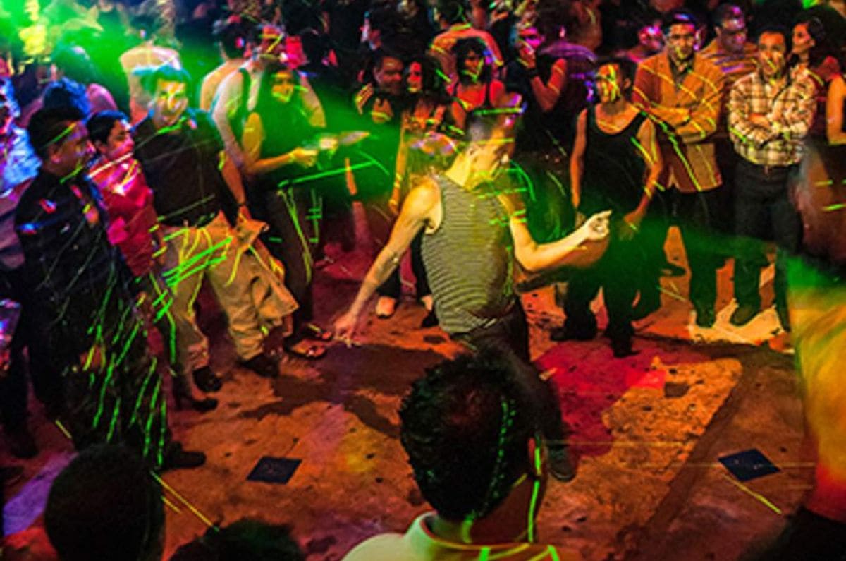 Baile al ritmo del High Energy con este tributo a Valentino y Montesquiu en CDMX