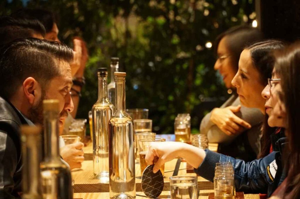 speed dating con hamburguesas y cerveza jabalí