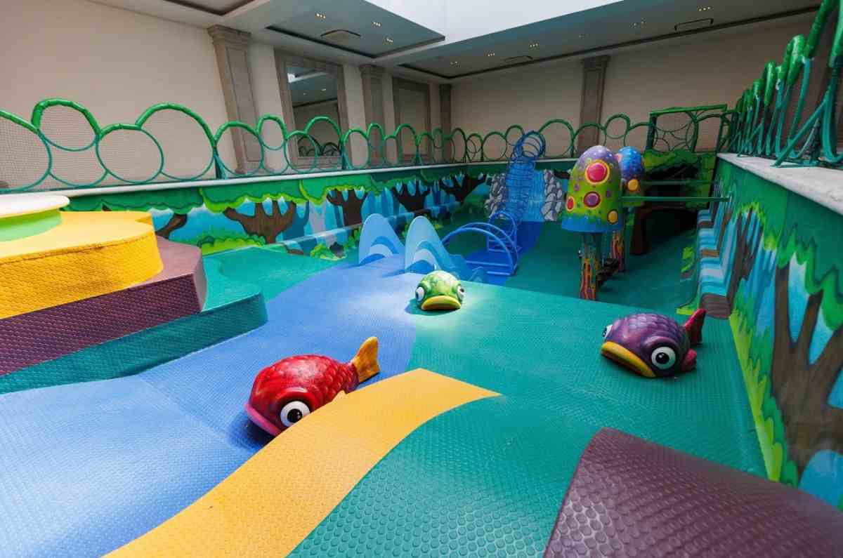 Abre “Alberca Encantada”, estación lúdica para niñas y niños en Los Pinos