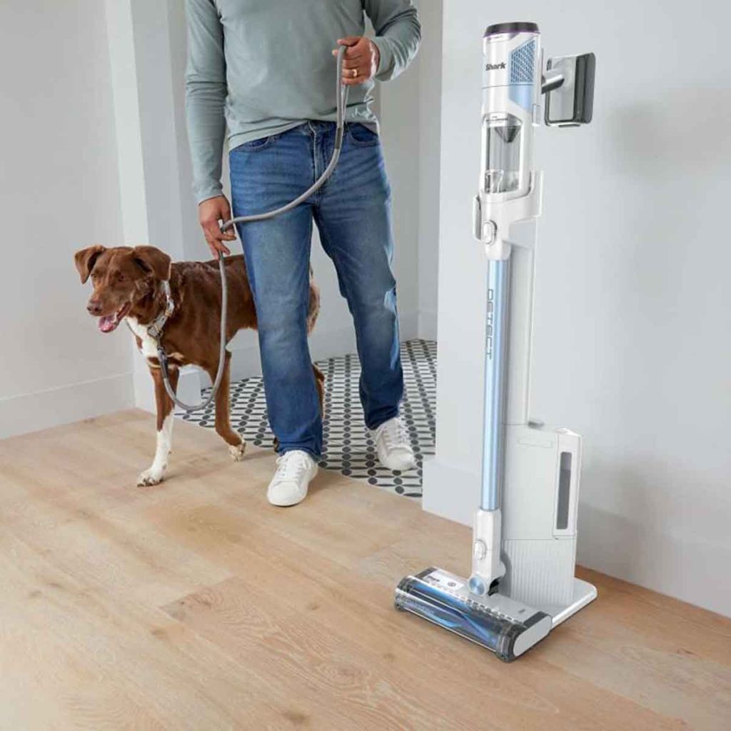 Shark renueva su catálogo en México con los modelos Detect Clean y Pet Pro, equipos que automatizan el vaciado de basura y eliminan pelo.