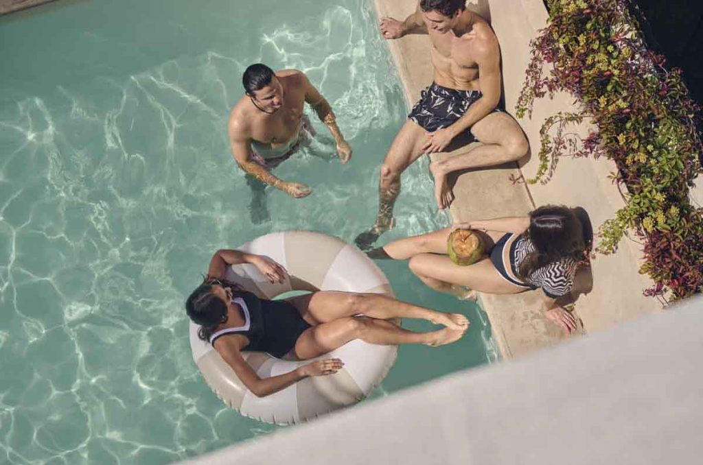 Descubre la nueva colección de C&A para disfrutar del sol. Trajes de baño y ropa cómoda arman el escape ideal dentro de la ciudad.