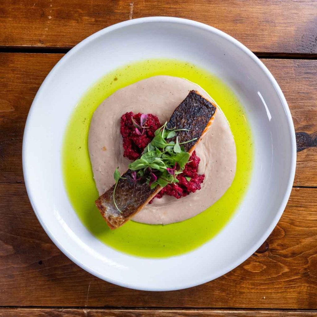 Los mejores 7 restaurantes de Park City: comida japonesa, bares, walking tours cocteles, y dónde vivir el apres ski