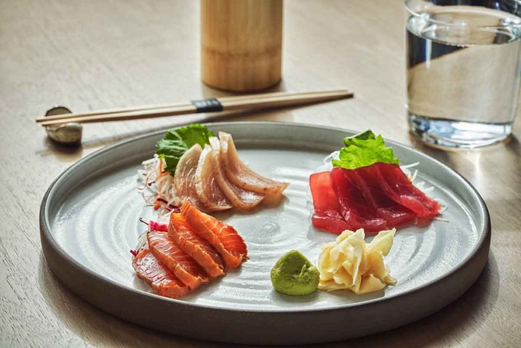 Los mejores 7 restaurantes de Park City: comida japonesa, bares, walking tours cocteles, y dónde vivir el apres ski