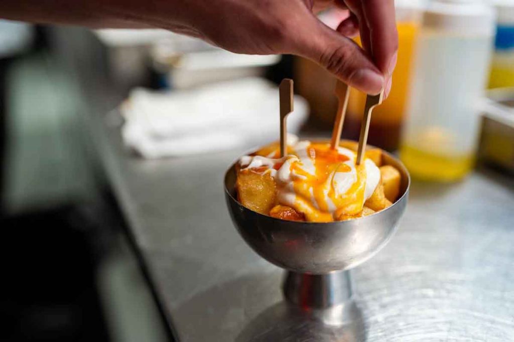 Uno de los mejores restaurantes de Houston: MAD. Inspirado en la cocina española, bajo un diseño de película con obras de Miró y Picasso