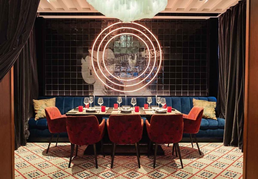 Mad Houston una joya de comida española con obras de Miró 3