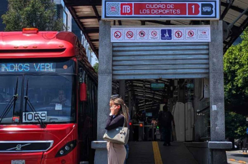Metrobús salva tu noche: Estas líneas ofrecen servicio ¡hasta la 1 am!