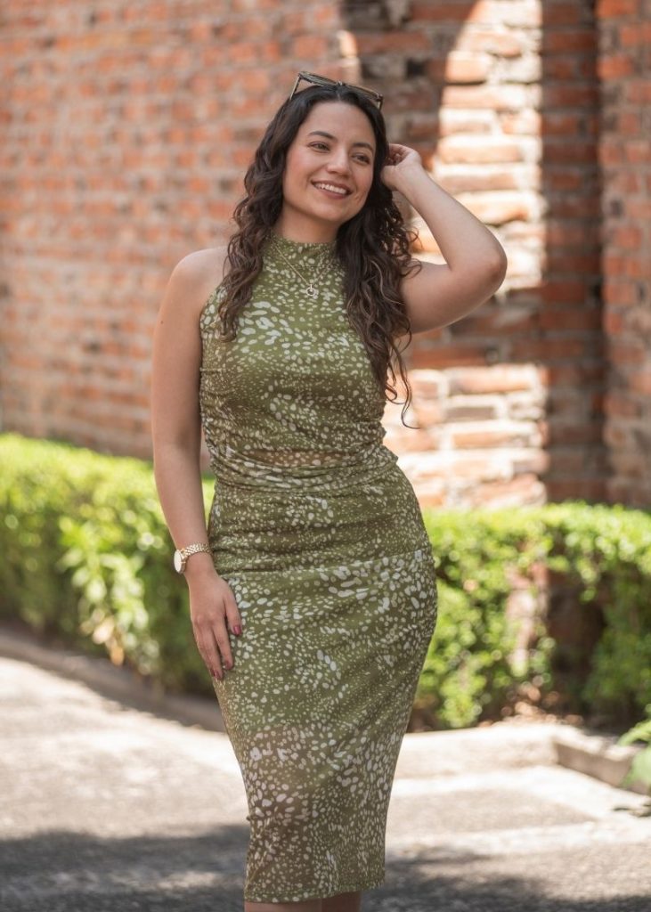 5 destinos con su outfit vacacional para viajar con estilo esta Semana Santa 3