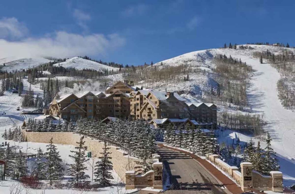 Park City no siempre fue este paraíso de lujo y alfombras rojas de Sundance. Antes de que llegaran los esquís de diseño y las celebridades