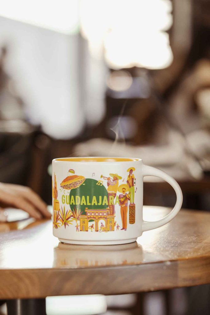 Conoce la nueva línea de tazas y termos que rinde tributo a la magia visual de los destinos nacionales más icónicos.