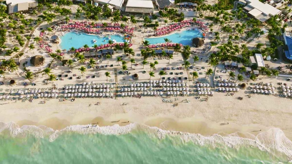 Virgin Voyages abre sus operaciones en México para ofrecer viajes exclusivos de adultos tras registrar un aumento del 70% en sus reservas.