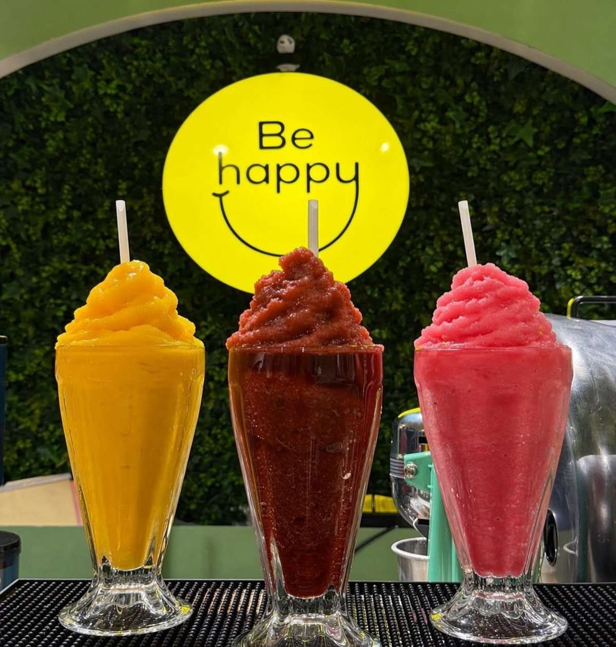 be-happy-cafe–
