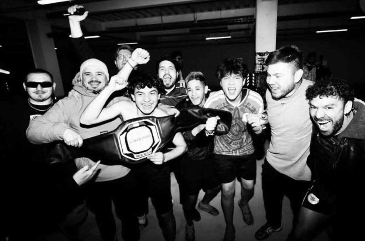 El Centro se vuelve cancha: retas nocturnas y fútbol callejero en CDMX