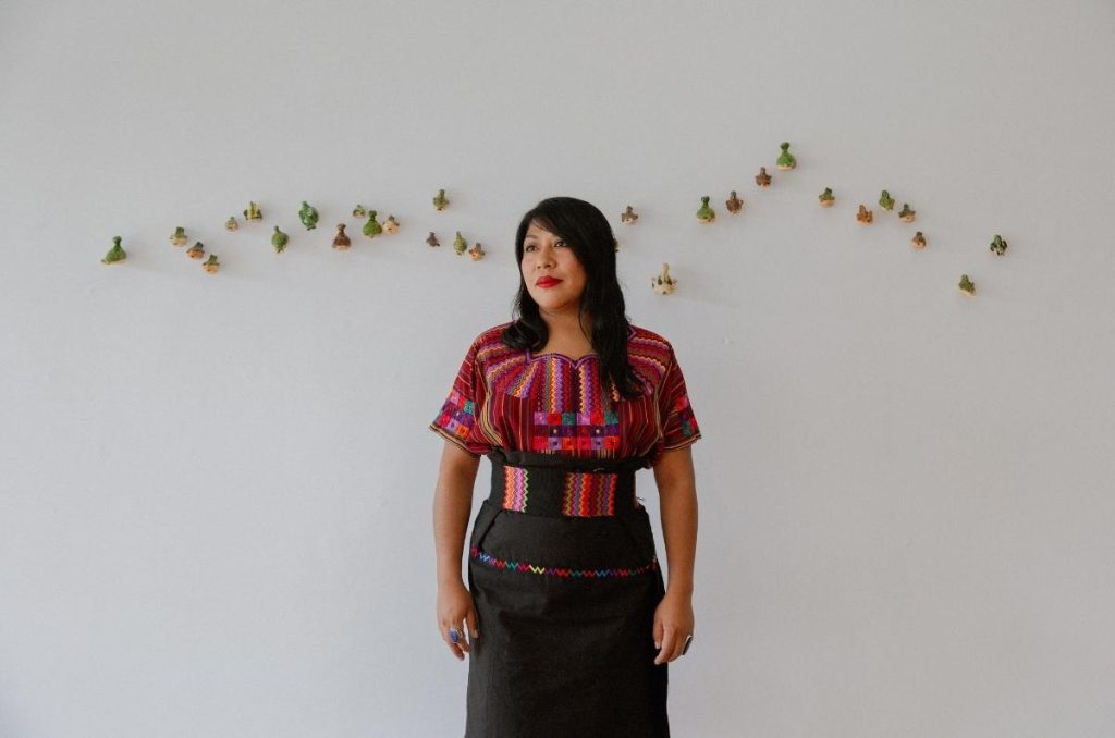 El agua no se contiene: performance y resistencia en Atravesar el lago en Casa del Lago UNAM