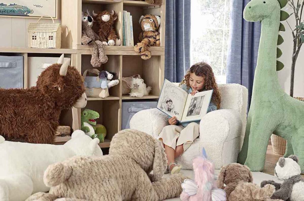 Conoce la nueva selección de juguetes, muebles y accesorios de la marca Pottery Barn Kids para transformar el cuarto de los niños en un lugar mágico.