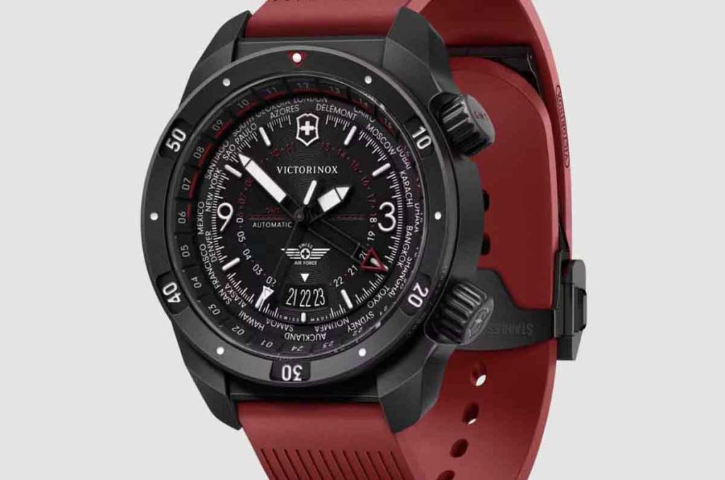 Air Pro Automático de Victorinox, una pieza de ingeniería suiza con resistencia al agua y triple huso horario para tus vacaciones.