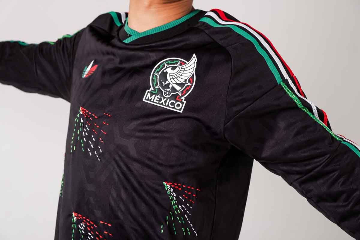 Compra tu jersey edición limitada de la selección mexicana creado por Adidas y Someone Somewhere. Son solo 2026 piezas bordadas a mano