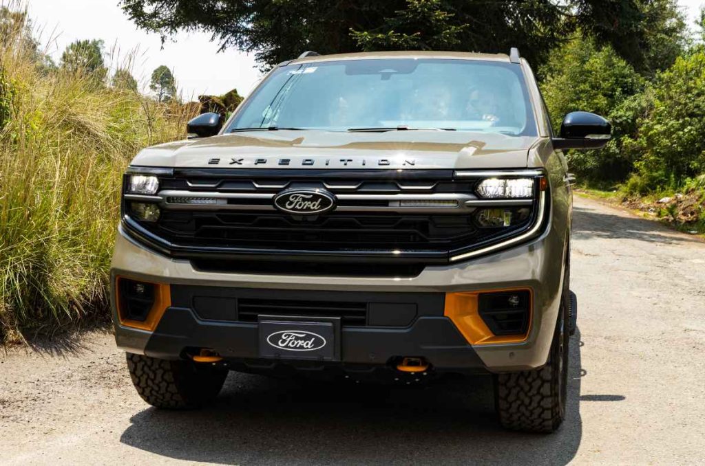 Una escapada a un glamping cerca de la CDMX a bordo de Ford Expedition Tremor® 2026